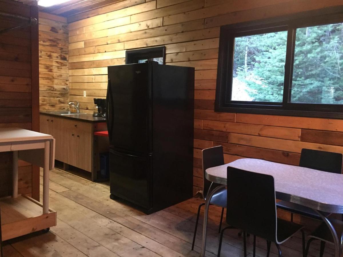 Chute Lake Lodge Naramata Eksteriør bilde
