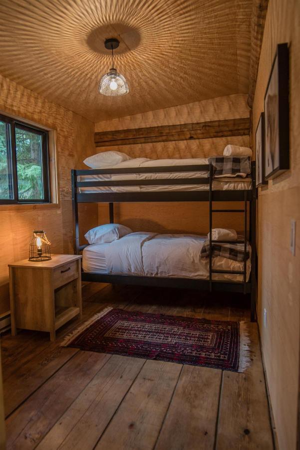 Chute Lake Lodge Naramata Eksteriør bilde