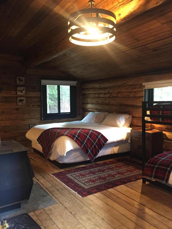 Chute Lake Lodge Naramata Eksteriør bilde
