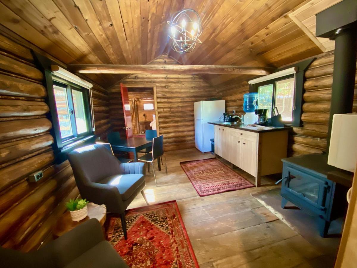 Chute Lake Lodge Naramata Eksteriør bilde