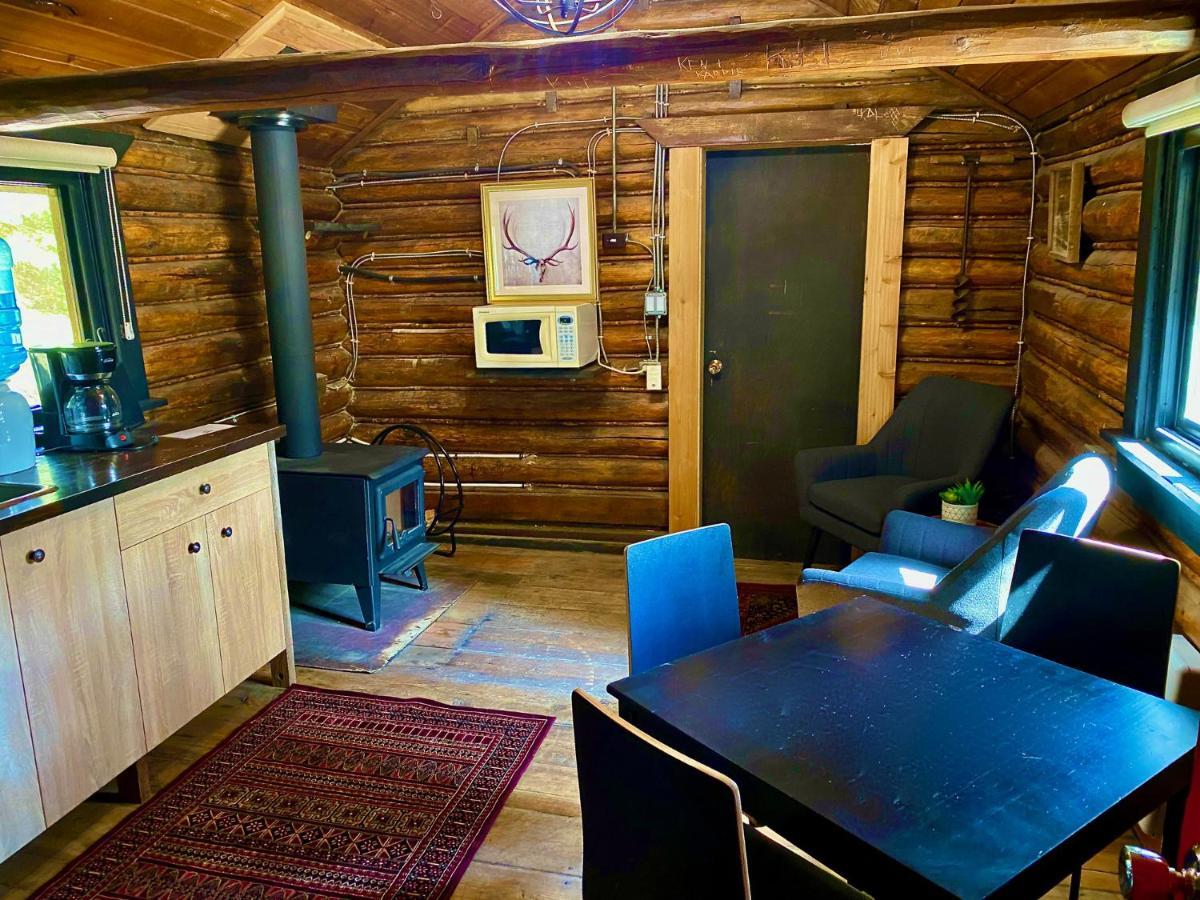 Chute Lake Lodge Naramata Eksteriør bilde