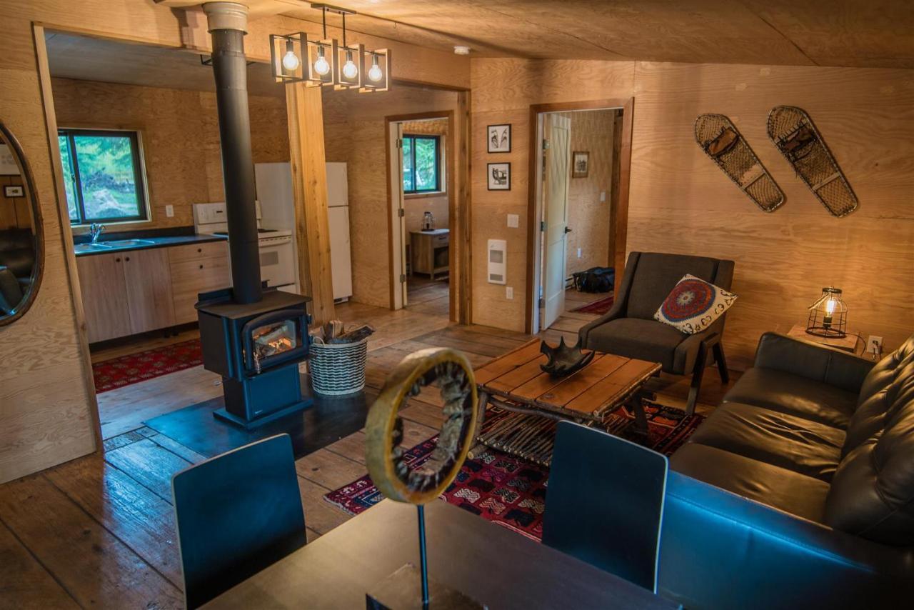 Chute Lake Lodge Naramata Eksteriør bilde
