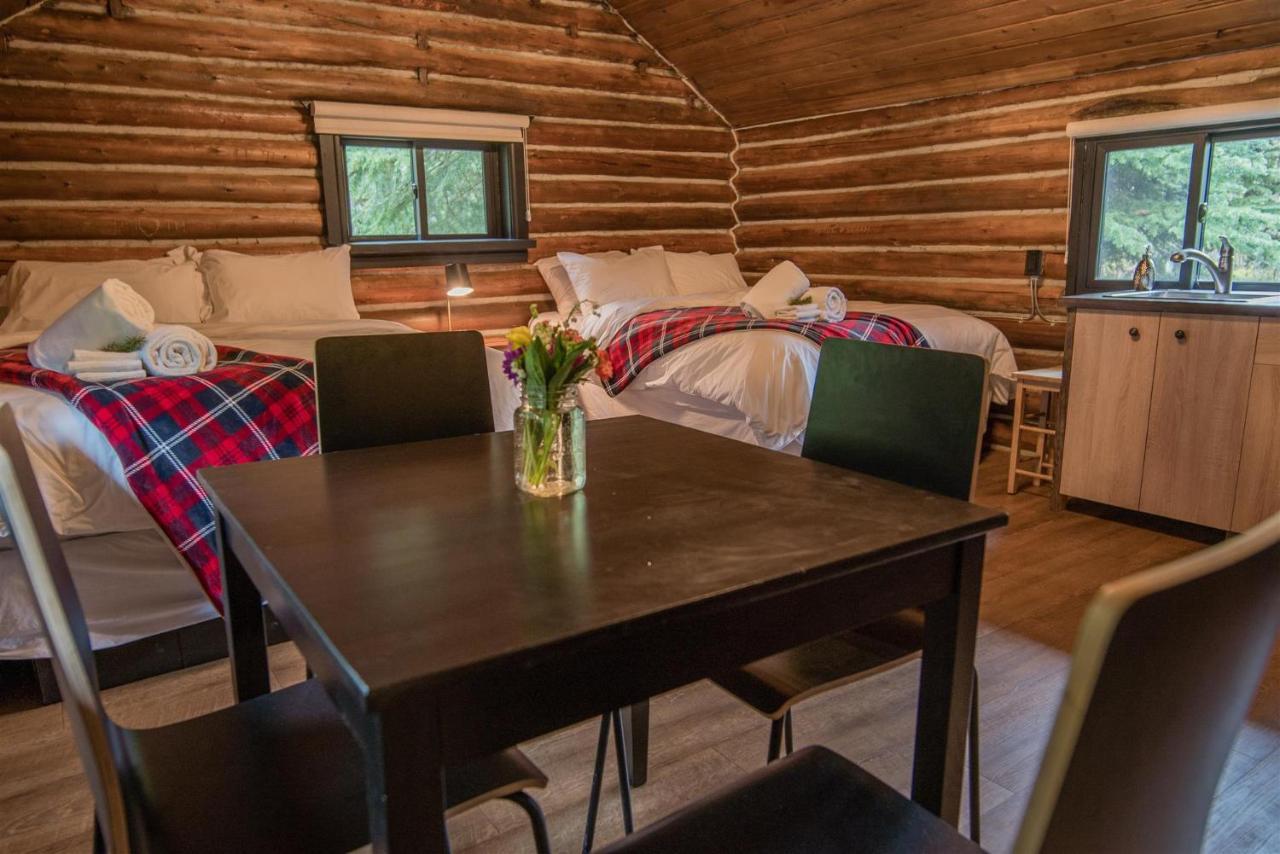 Chute Lake Lodge Naramata Eksteriør bilde